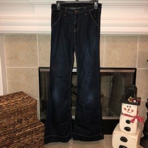 Flying monkey wife leg flare jean size 26